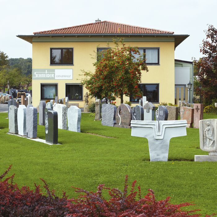 Bildhauer und Steinmetz Schneider Werneck-Schleerieth